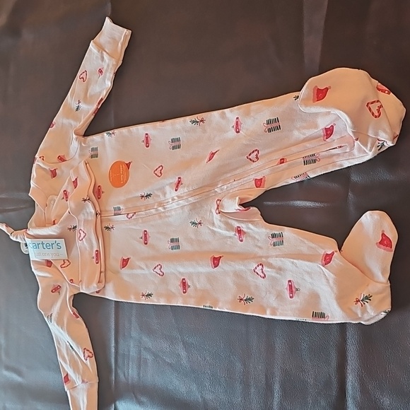 Carter's Other - E Two Piece Footed Pajamas With Hat size 6 months of age Christmas